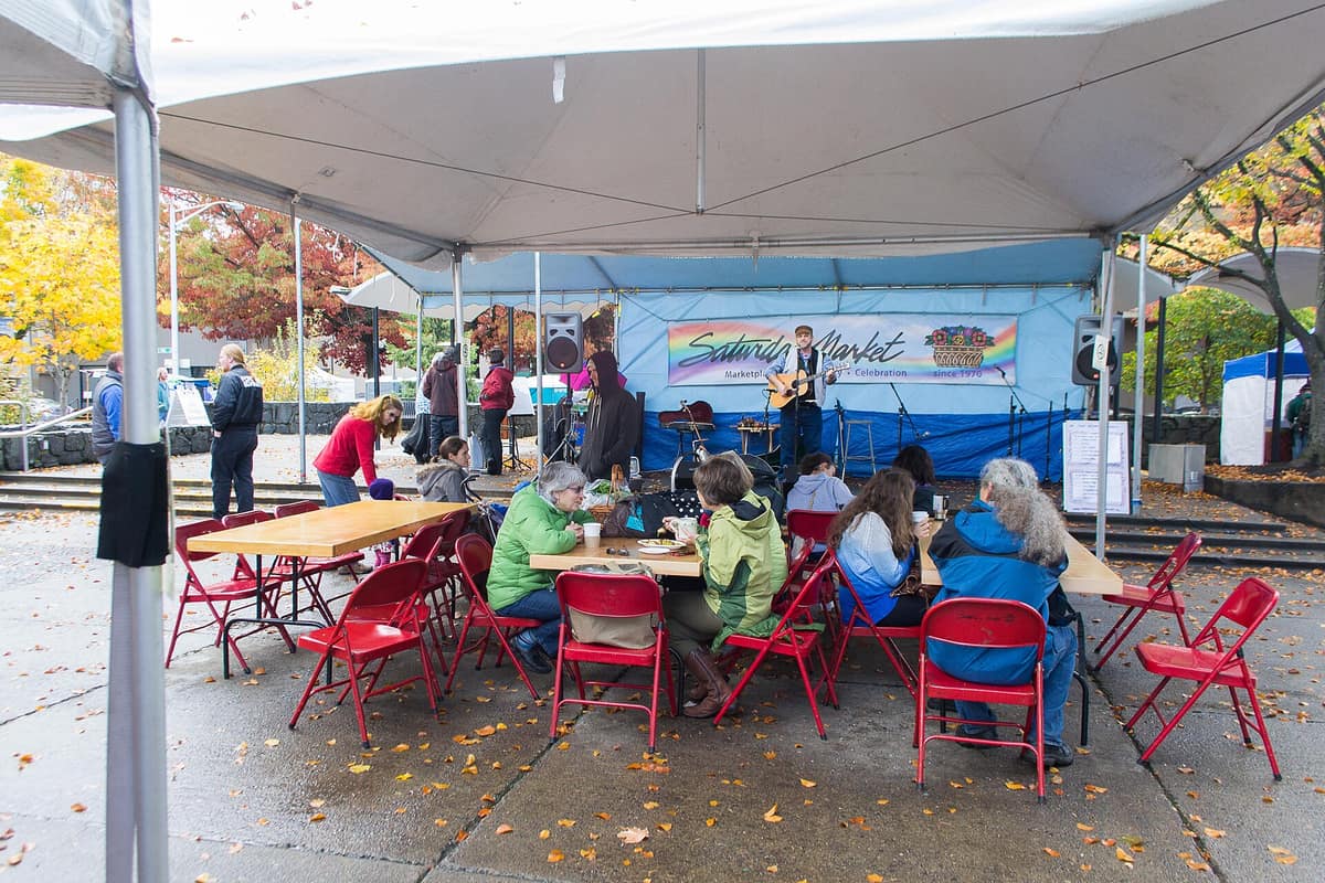 Diners at the Eugene Saturday Market