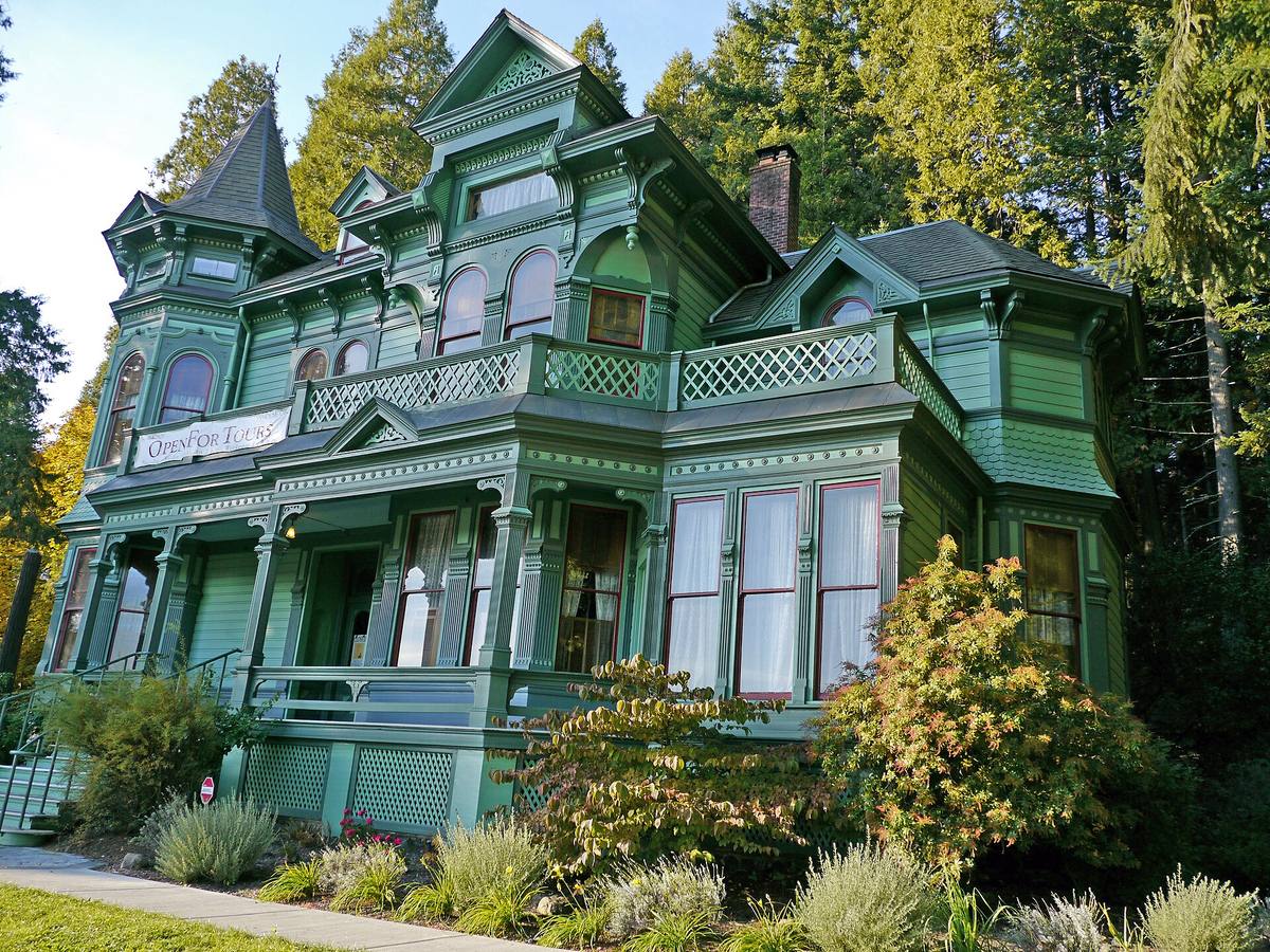 The Shelton-McMurphey-Johnson House on Skinner Butte